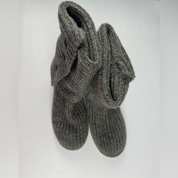 UGG Classic Cardy knit boot in gray. Size 9 - Picture 10 of 12